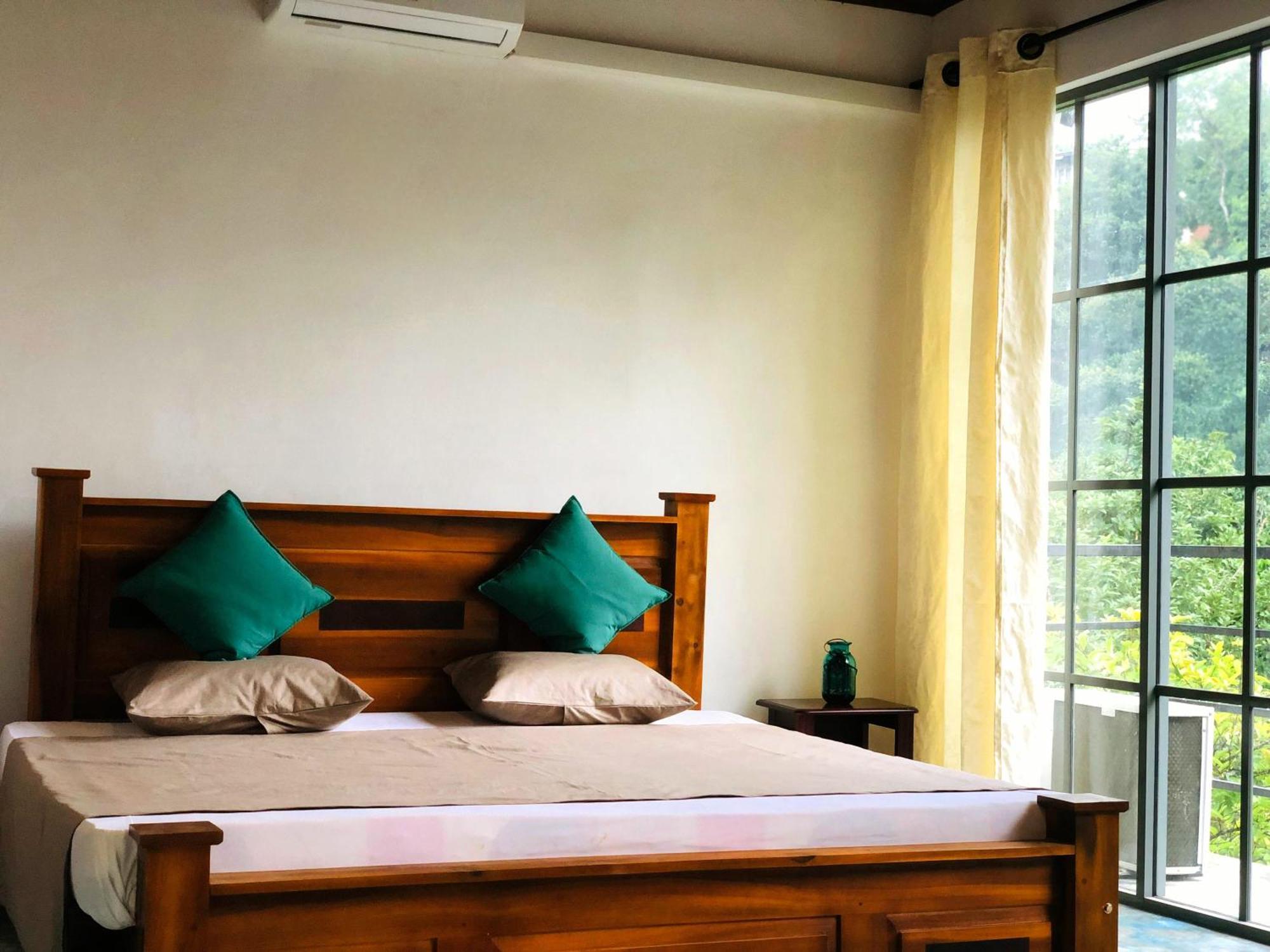 Barefoot Inn Канди Экстерьер фото