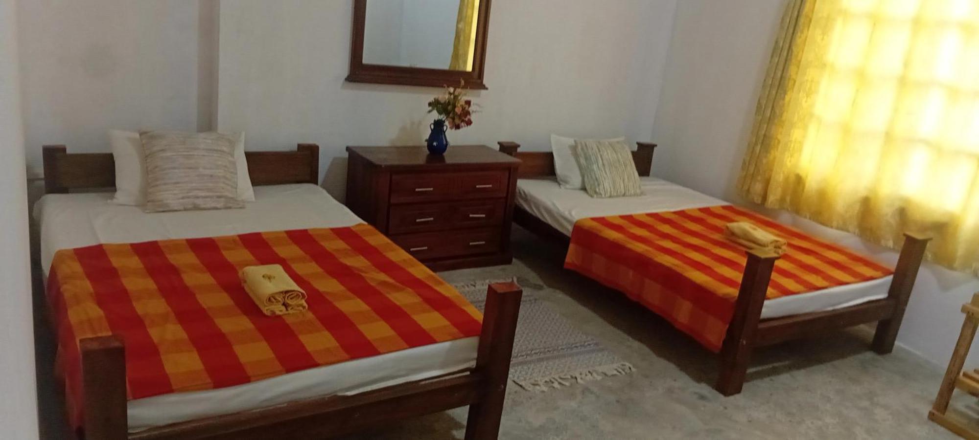 Barefoot Inn Канди Экстерьер фото